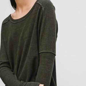 Aritzia TNA Alder Thermal Knit Sweater‎ Size XS Olive Green Long Sleeve Pullover